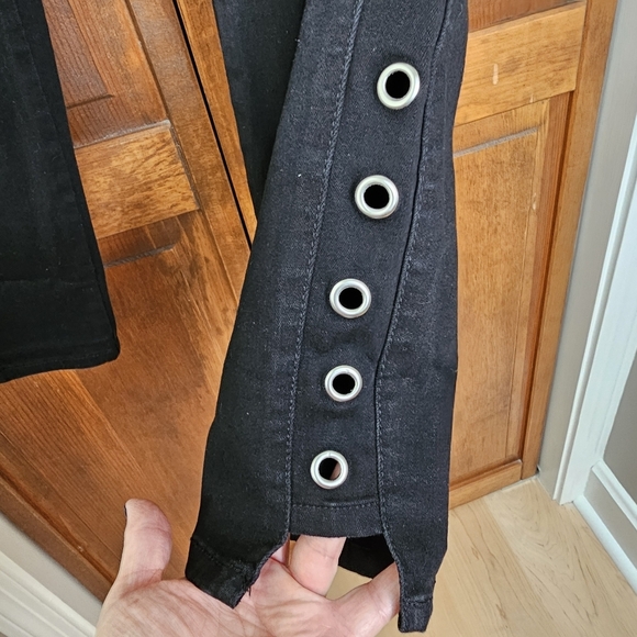 Celebrity Pink Mid Rise Ankle Skinny Black Distressed Jeans Sz 13/31 Grommet Hem - Picture 4 of 13